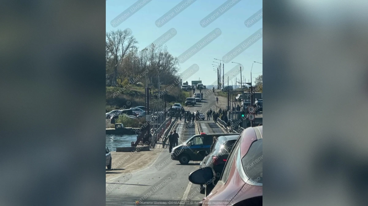 В Воронеже автомобиль упал в Дон с понтонного моста в Шилово