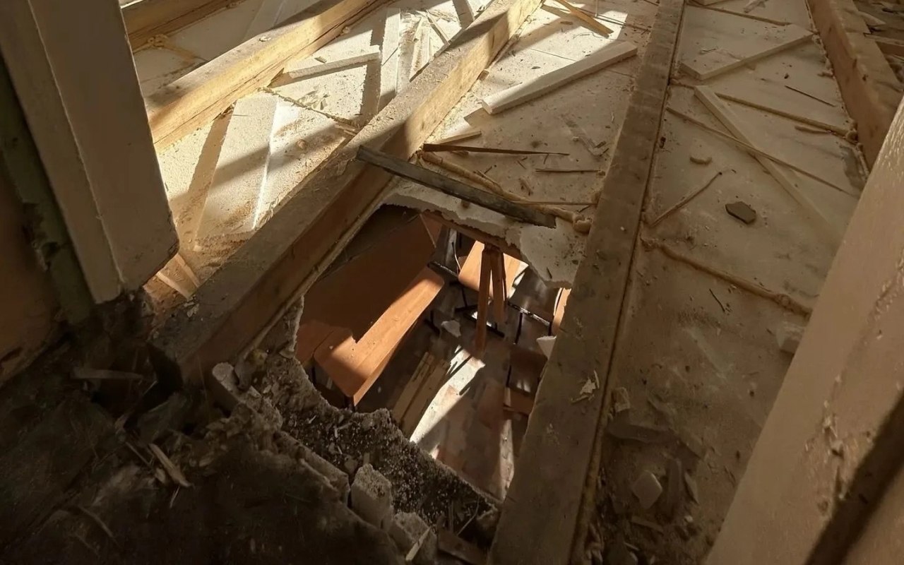 Учительница упала, провалившись сквозь перекрытия пола, в школе Панинского района